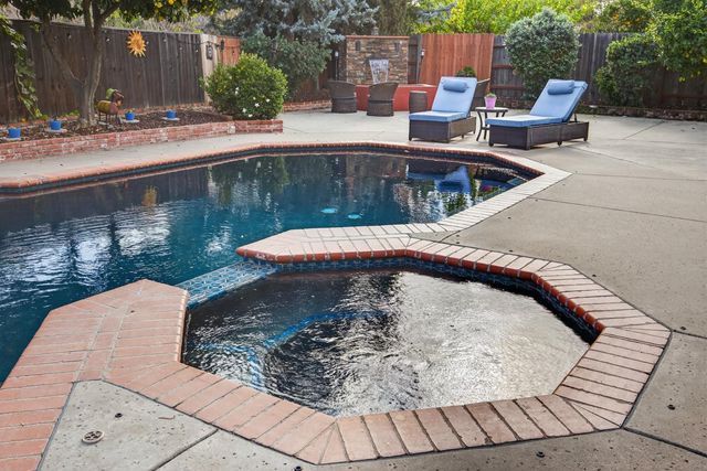 2712 Ashland Ct, Rocklin, CA 95765