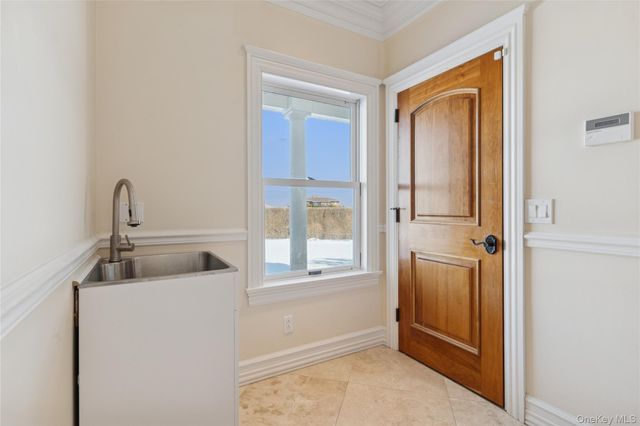 1680 Lands End Road, Orient, NY 11957