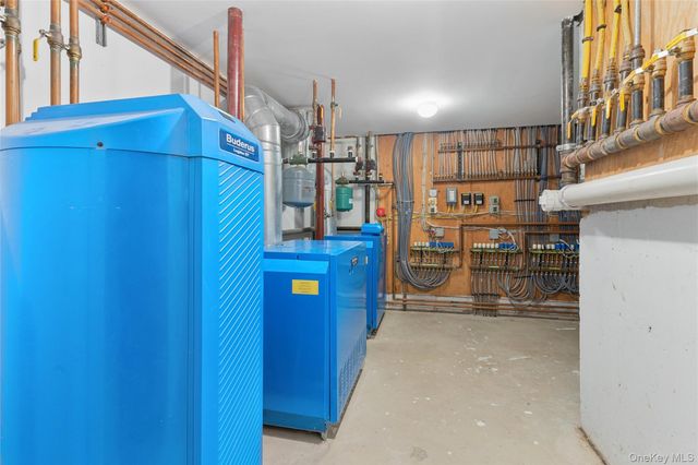 1680 Lands End Road, Orient, NY 11957