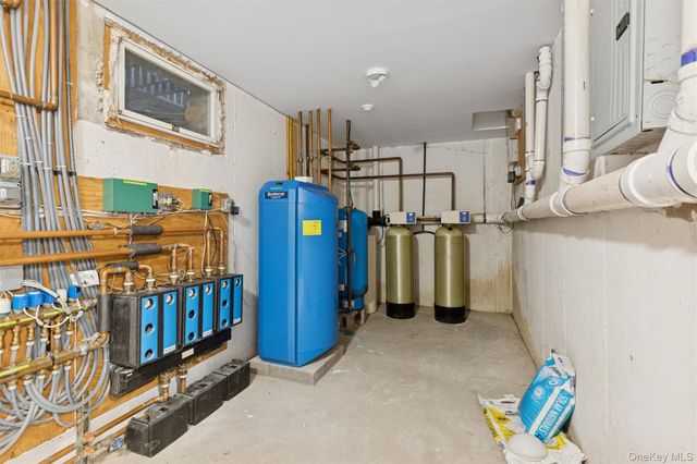 1680 Lands End Road, Orient, NY 11957