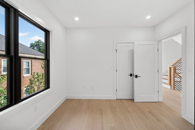 84 East Side Parkway 2, Newton, MA 02458