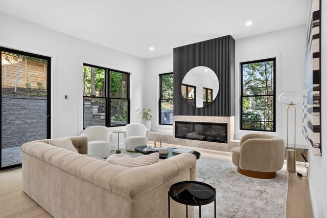 84 East Side Parkway 2, Newton, MA 02458