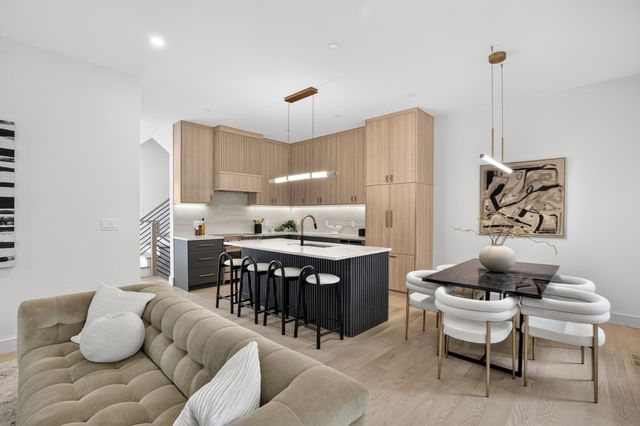 84 East Side Parkway 2, Newton, MA 02458