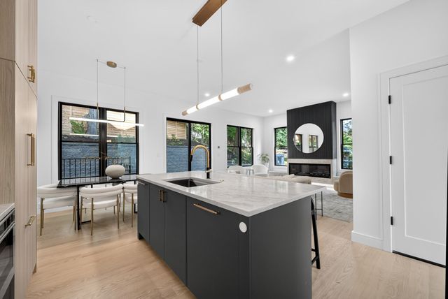 84 East Side Parkway 2, Newton, MA 02458