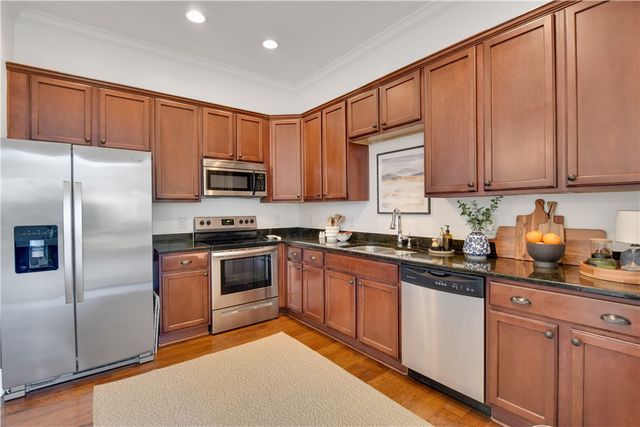 121 Pecan Point Road W, Brunswick, GA 31525