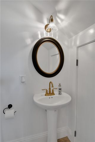 121 Pecan Point Road W, Brunswick, GA 31525