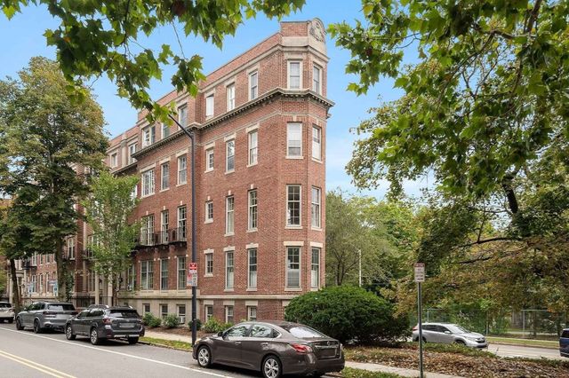 250 Brattle Street 22, Cambridge, MA 02138