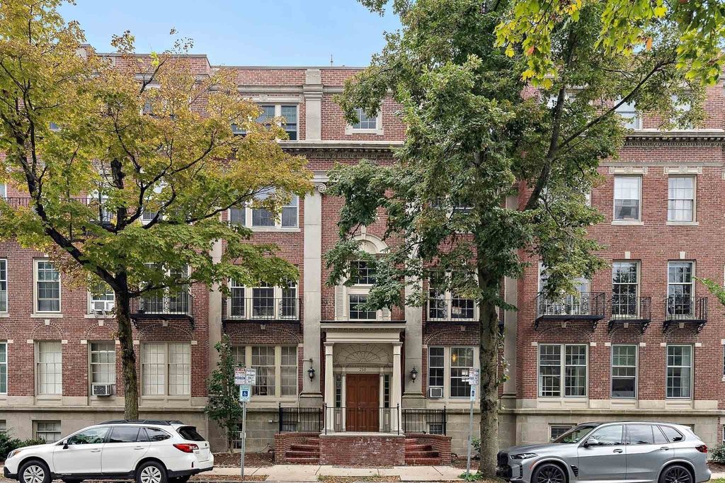250 Brattle Street 22, Cambridge, MA 02138