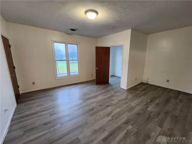 907 S Limestone Street, Springfield, OH 45505