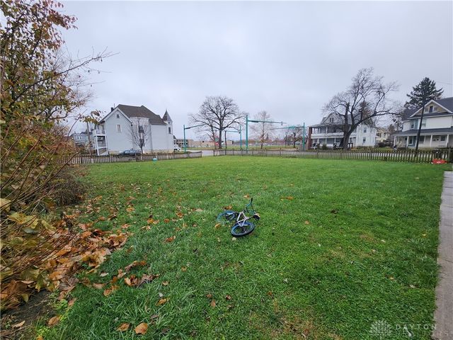 907 S Limestone Street, Springfield, OH 45505