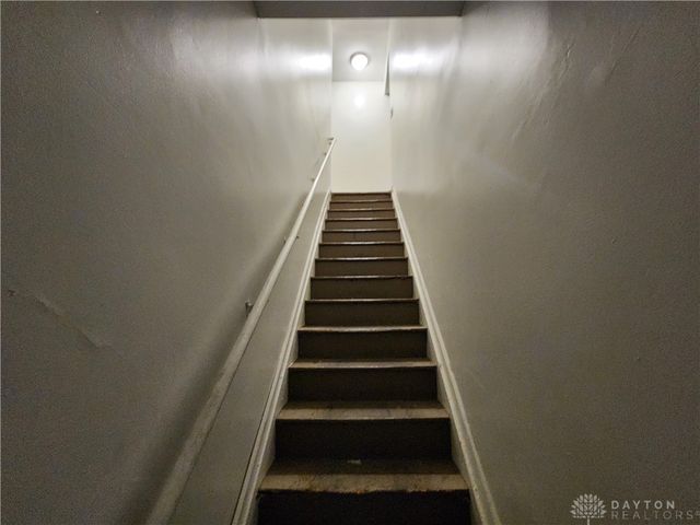 907 S Limestone Street, Springfield, OH 45505