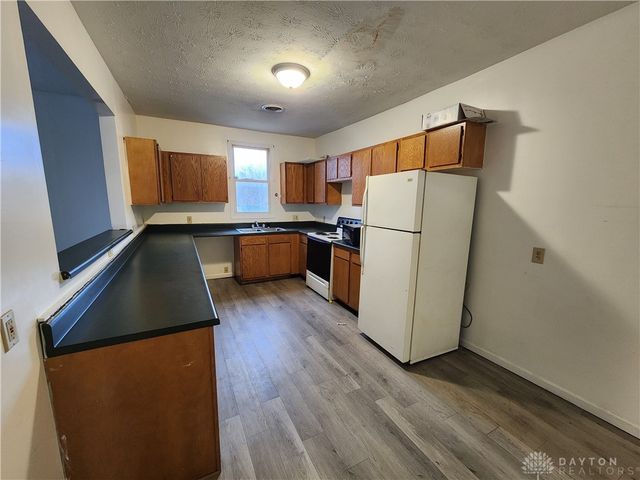 907 S Limestone Street, Springfield, OH 45505