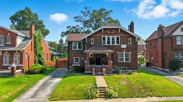 7443 Augusta Avenue, St Louis, MO 63121