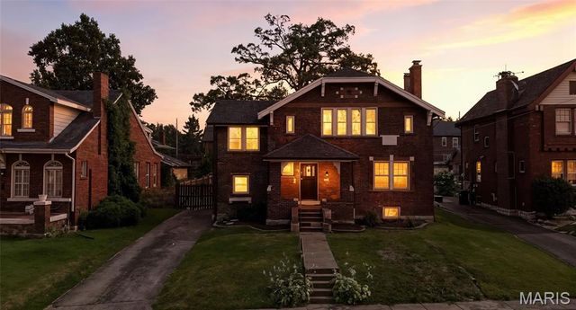 7443 Augusta Avenue, St Louis, MO 63121