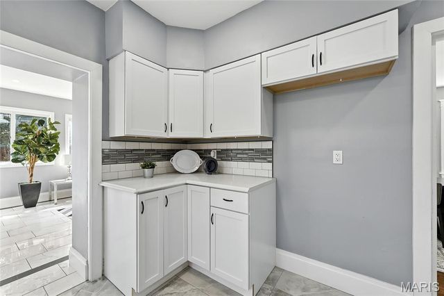 7443 Augusta Avenue, St Louis, MO 63121