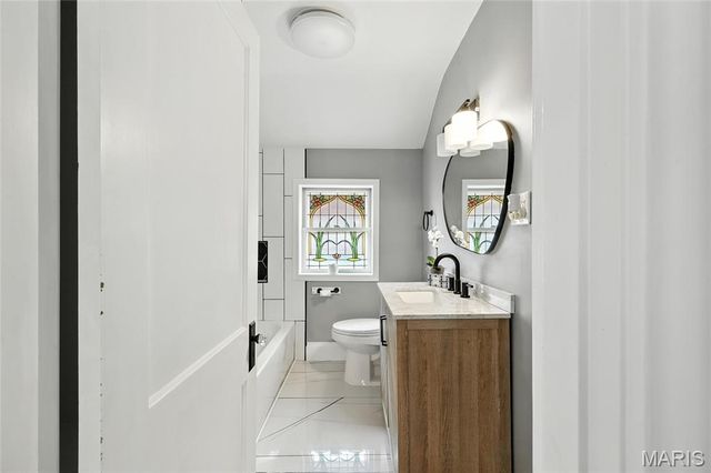 7443 Augusta Avenue, St Louis, MO 63121