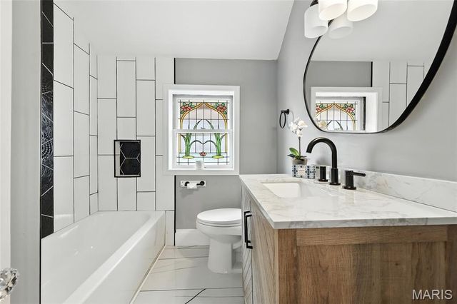 7443 Augusta Avenue, St Louis, MO 63121