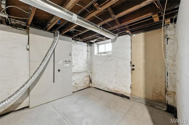 7443 Augusta Avenue, St Louis, MO 63121