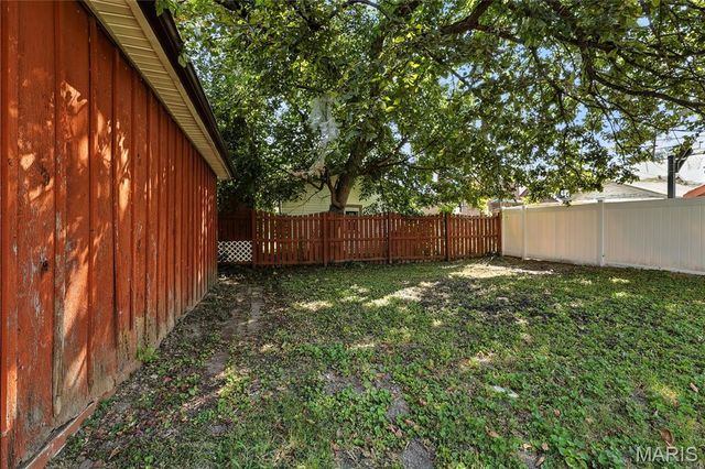 7443 Augusta Avenue, St Louis, MO 63121