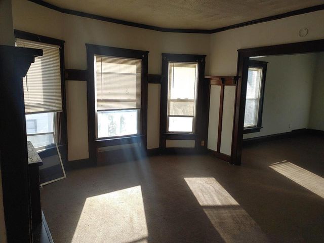 3340 N 11th STREET, Milwaukee, WI 53206