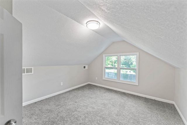1005 Gratis Avenue, Des Moines, IA 50315