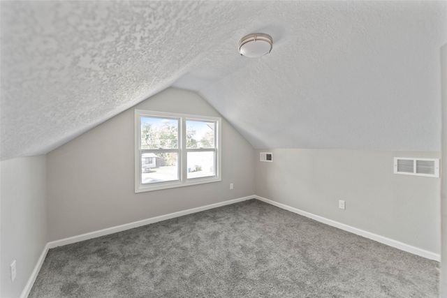 1005 Gratis Avenue, Des Moines, IA 50315