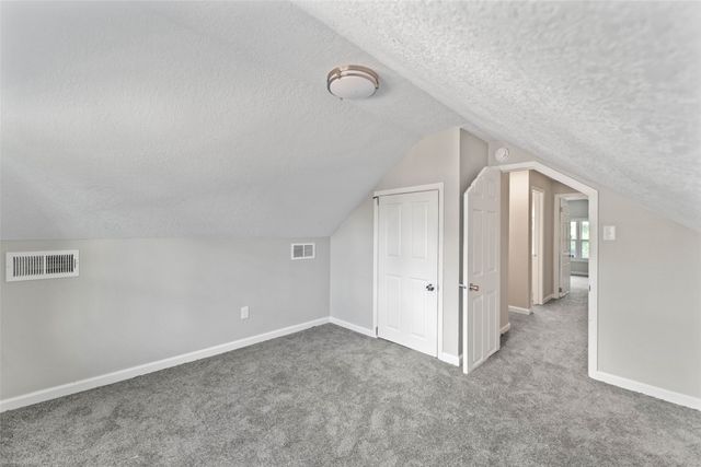 1005 Gratis Avenue, Des Moines, IA 50315