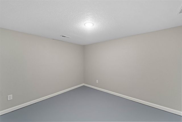 1005 Gratis Avenue, Des Moines, IA 50315