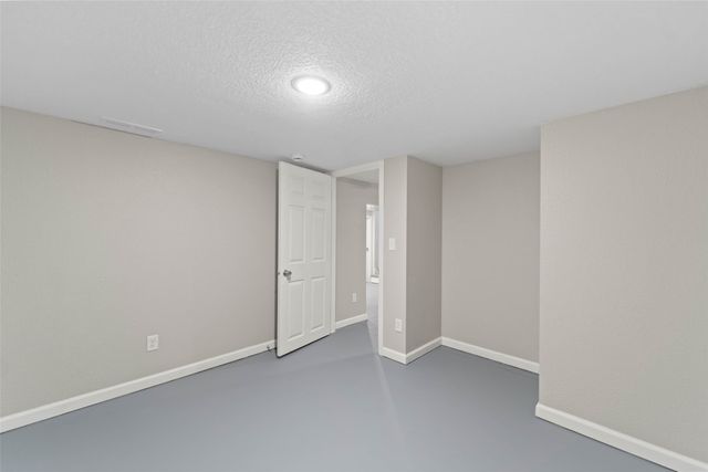 1005 Gratis Avenue, Des Moines, IA 50315