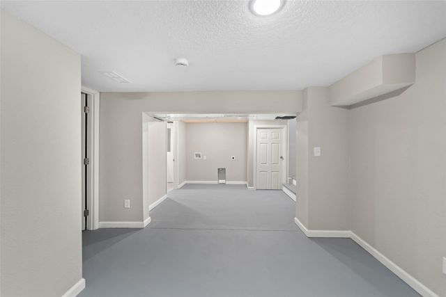 1005 Gratis Avenue, Des Moines, IA 50315