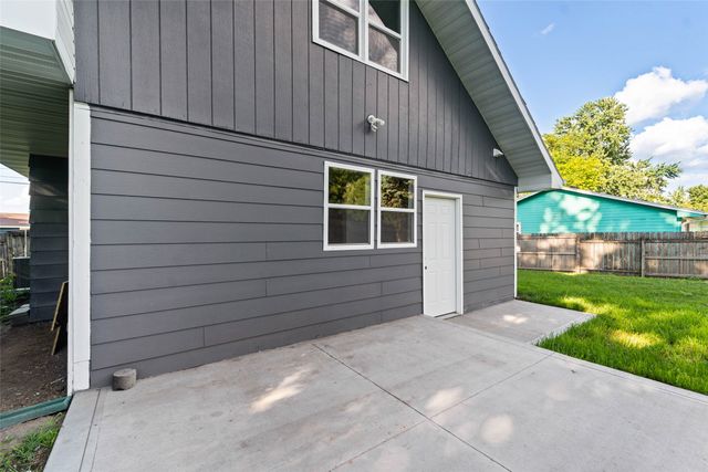 1005 Gratis Avenue, Des Moines, IA 50315