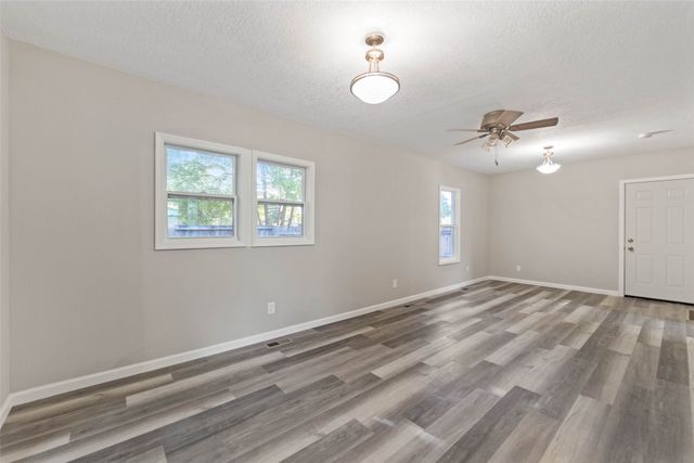 1005 Gratis Avenue, Des Moines, IA 50315