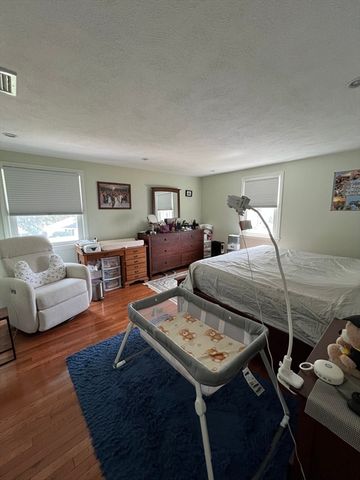 12 Jeremiah Cir, Medford, MA 02155