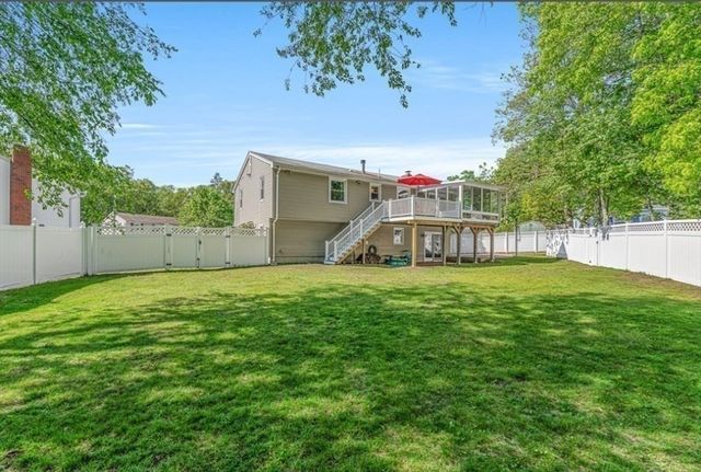 12 Jeremiah Cir, Medford, MA 02155