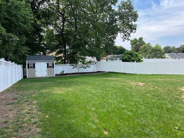 12 Jeremiah Cir, Medford, MA 02155