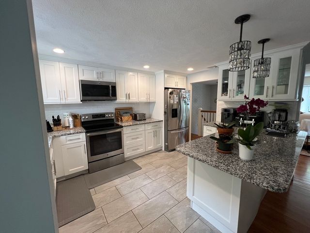 12 Jeremiah Cir, Medford, MA 02155