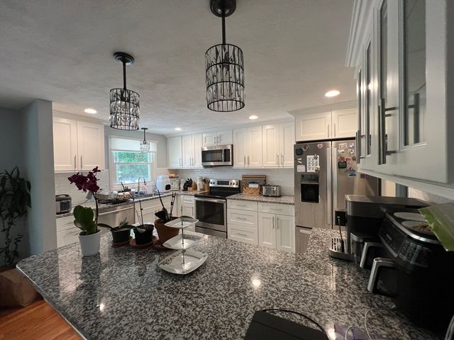 12 Jeremiah Cir, Medford, MA 02155