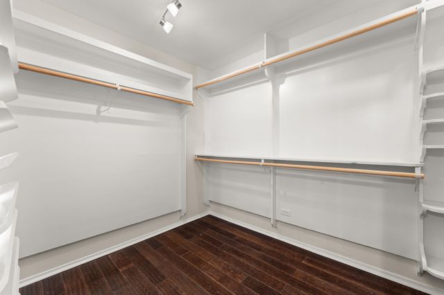 9109 Balcones Club DR, Austin, TX 78750