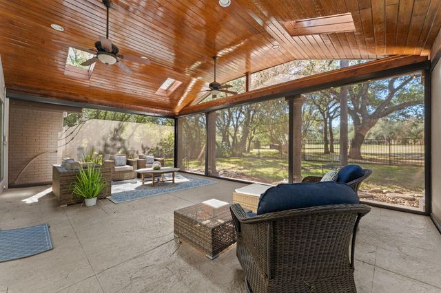 9109 Balcones Club DR, Austin, TX 78750