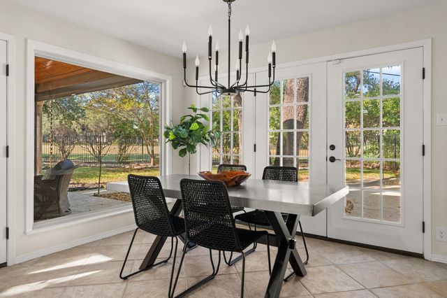 9109 Balcones Club DR, Austin, TX 78750