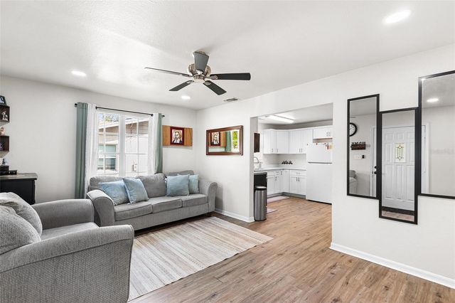 515 WALNUT STREET, Auburndale, FL 33823