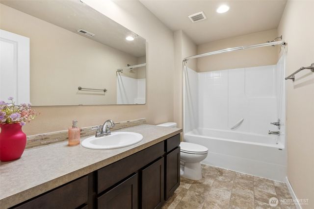 9079 Buttercup Street SE, Tumwater, WA 98501