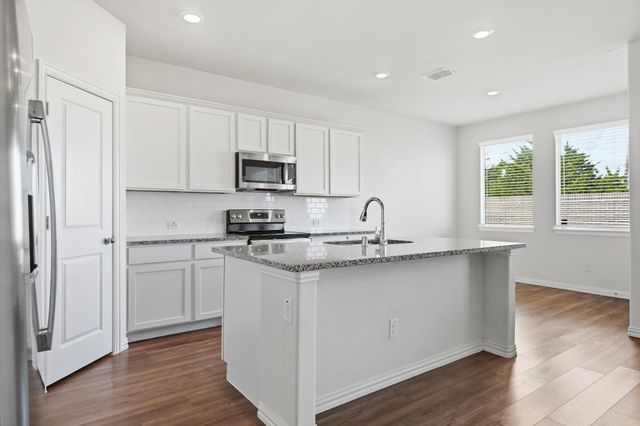 605 Fitzroy Lane, Fate, TX 75189