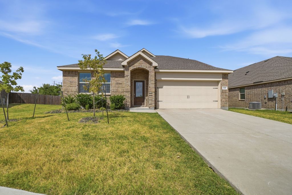 605 Fitzroy Lane, Fate, TX 75189