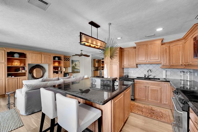 1201 S Riverside Drive 201, Pompano Beach, FL 33062