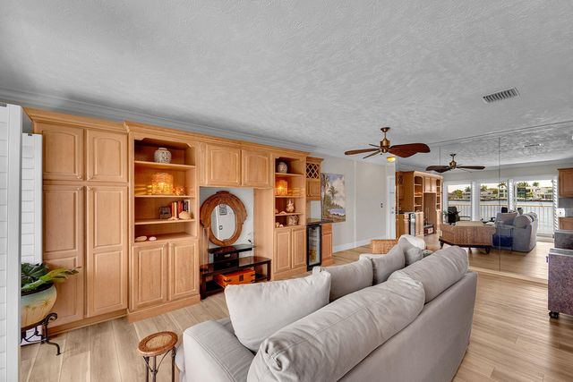 1201 S Riverside Drive 201, Pompano Beach, FL 33062