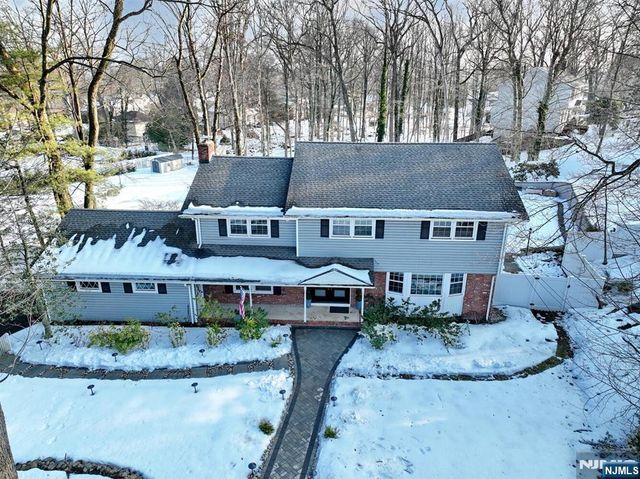 65 Edgewood Drive, Twp Of Washington, NJ 07676