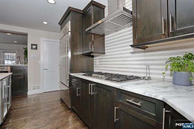 65 Edgewood Drive, Twp Of Washington, NJ 07676