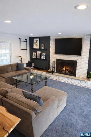 65 Edgewood Drive, Twp Of Washington, NJ 07676