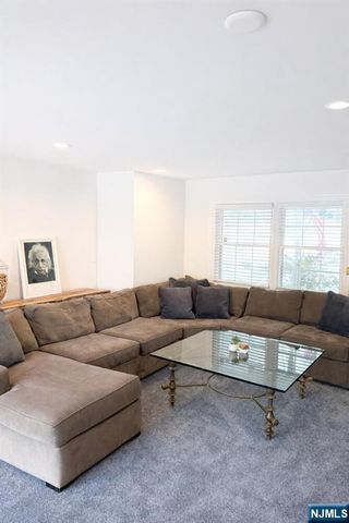 65 Edgewood Drive, Twp Of Washington, NJ 07676